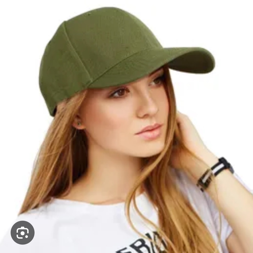 NWOT Women’s Olive Green Canvas Baseball Cap